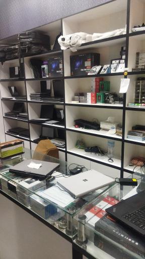 عکس فروشگاه لپ تاپ