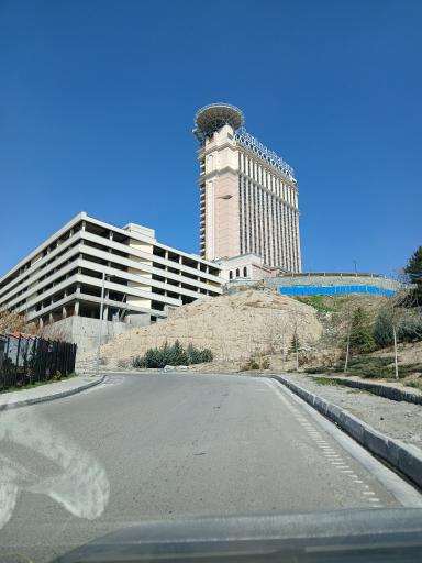 عکس پارکینگ هتل اسپیناس