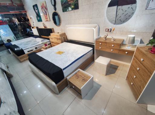 عکس نمایندگی تشک رویال و رویا مددی 