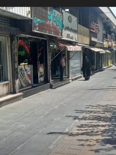 عکس هات داگ خوران ولیعصر