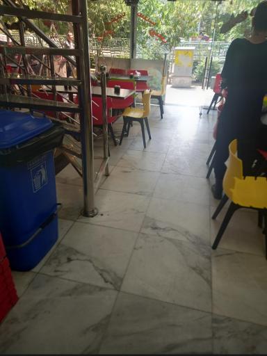 عکس هات داگ خوران ولیعصر