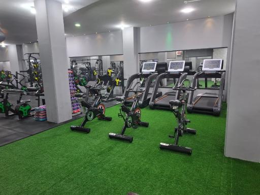 عکس باشگاه بدنسازی آراز