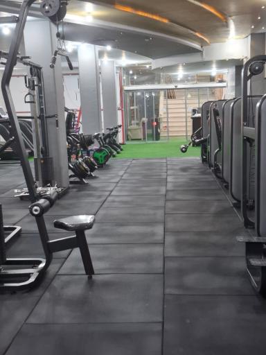 عکس باشگاه بدنسازی آراز