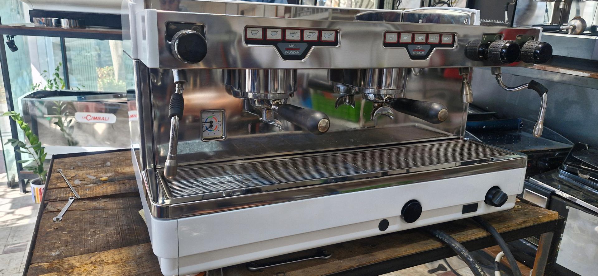 عکس تعمیرات دستگاه قهوه 2020