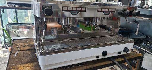 عکس تعمیرات دستگاه قهوه 2020