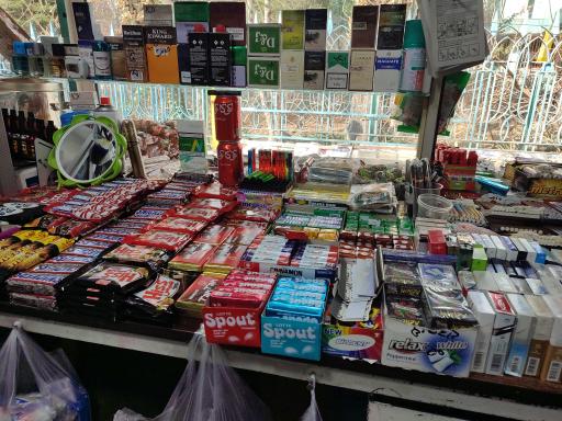 عکس دکه مطبوعات مهدی اسدی 