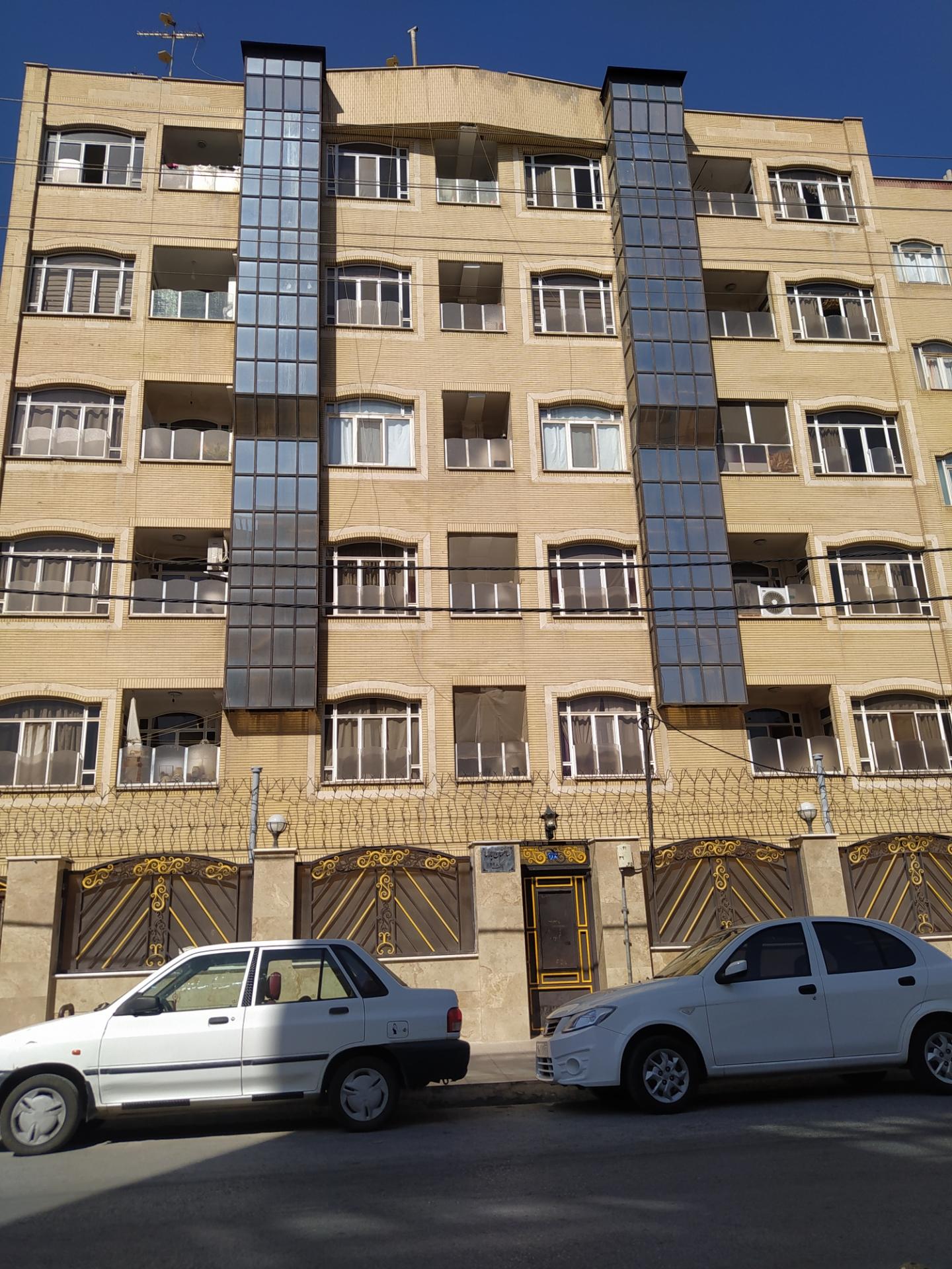 عکس ساختمان پارسا 