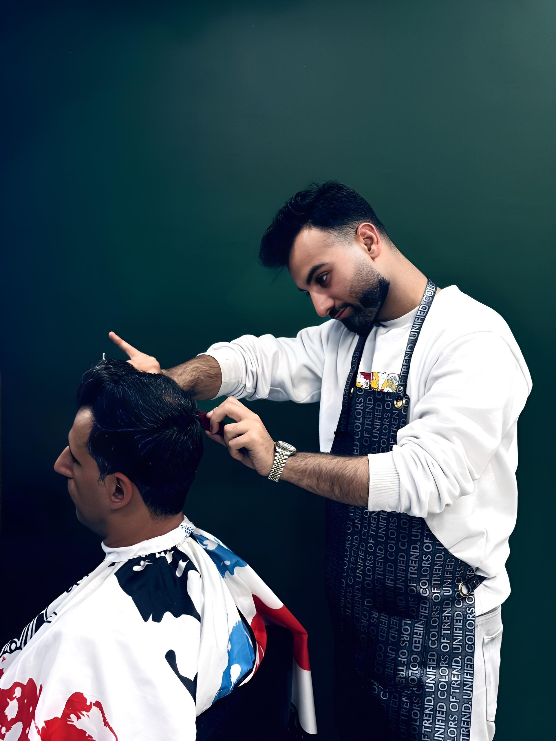 عکس آرایشگاه مردانه آرش استایل 