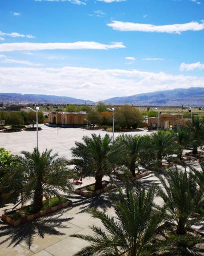 عکس دبیرستان شبانه روزی حافظ جناح