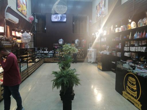 عکس شیرینی فروشی تات لی