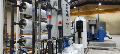 عکس گروه صنعتی گواراب کویر