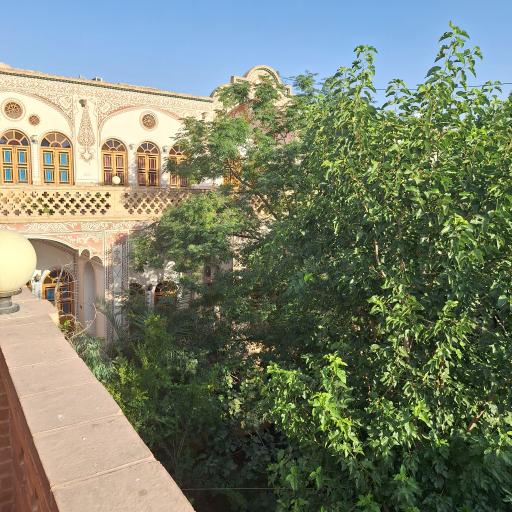 عکس هتل سنتی خادمی