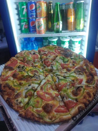 عکس پیتزا ساندویچ رومانو 