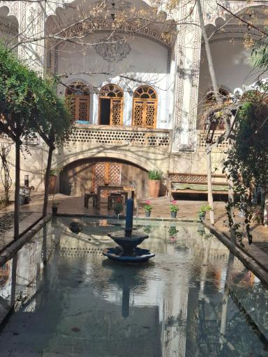 عکس هتل سنتی خادمی