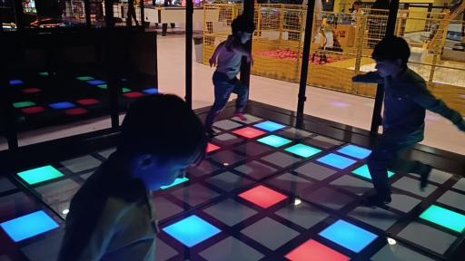 عکس هپی سنتر