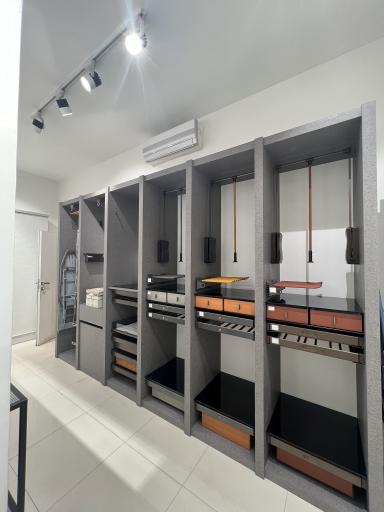 افرنگ استور