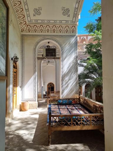 عکس هتل سنتی خادمی