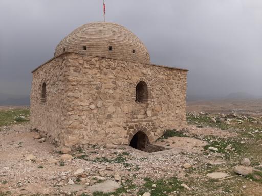 عکس بقعه باستانی مادر گیمد (مار گیمه)