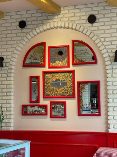 عکس کافه رد سیس