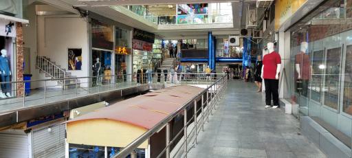 عکس مجتمع تجاری حجت