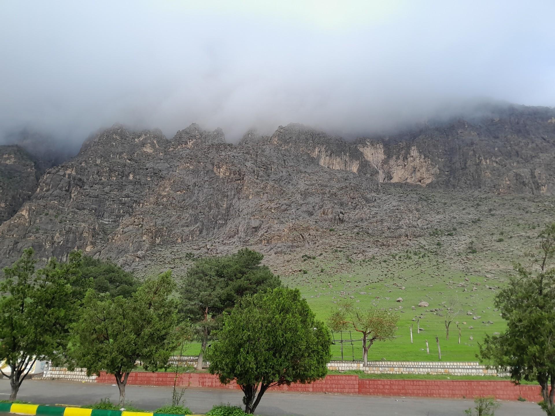عکس کوه بیستون