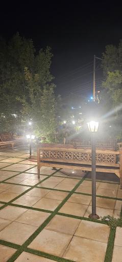عکس باغ رستوران ایرونی