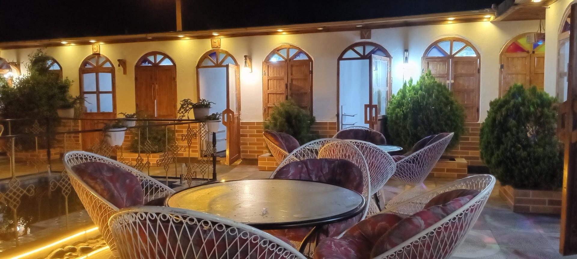 عکس باغ رستوران مقصد