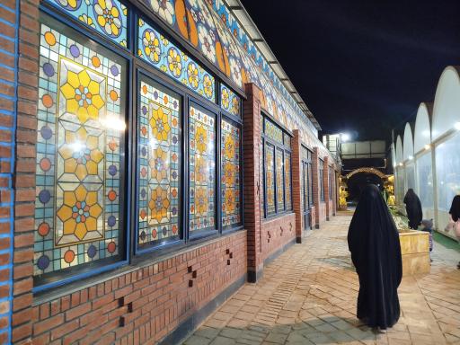 عکس باغ رستوران گذرخان