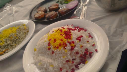 عکس باغ رستوران گذرخان