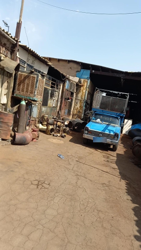 عکس گاراژ بزرگ خانکی