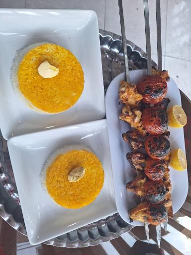 عکس باغ رستوران امیر مارتین