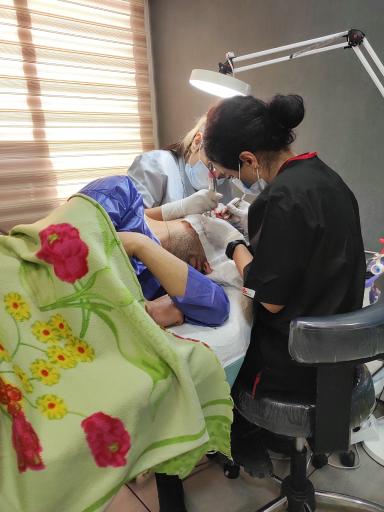 عکس کلینیک کاشت مو دکتر عادل رحمتی