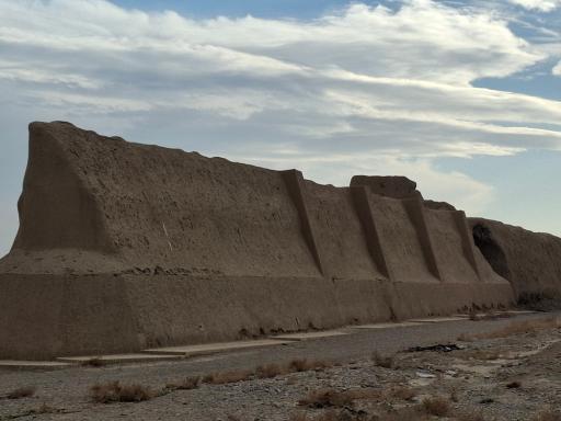 عکس دیوار بارو دامغان