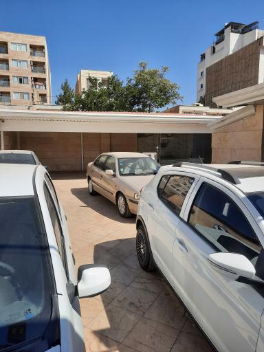 عکس نمایشگاه ماشین ملاصدرا