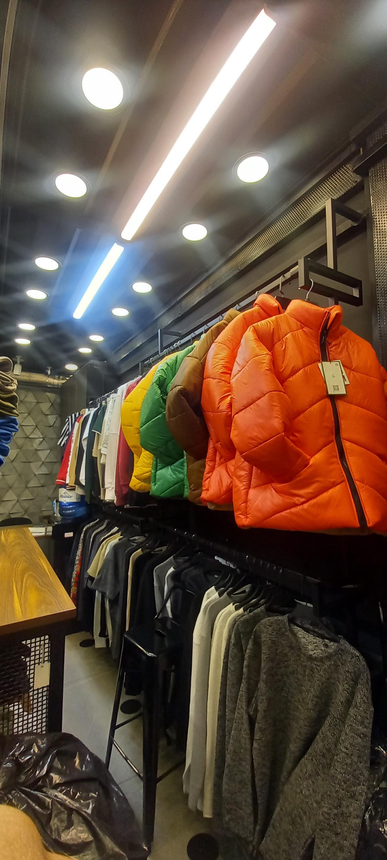 عکس فروشگاه زبرا