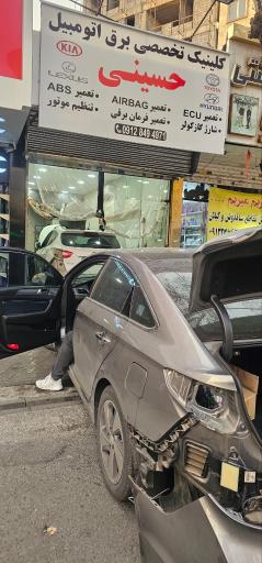 عکس تکنسین برق خودرو حسینی