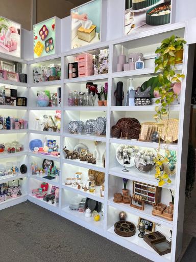 عکس فروشگاه خانه و آشپزخانه اویم شیک