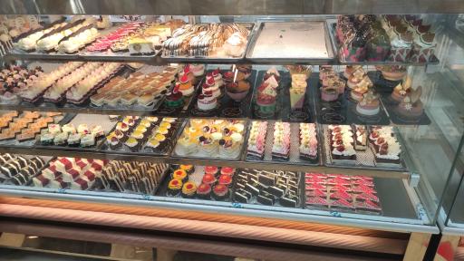 عکس قنادی طباطبائی