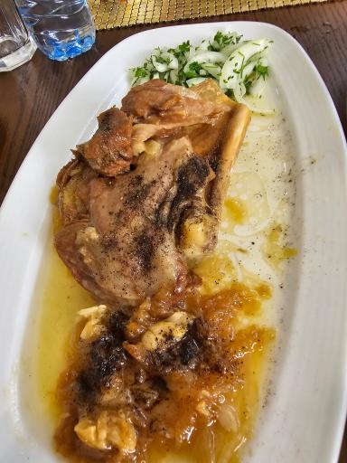 عکس رستوران ماه بهشت