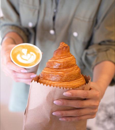 عکس کافه لوتوس