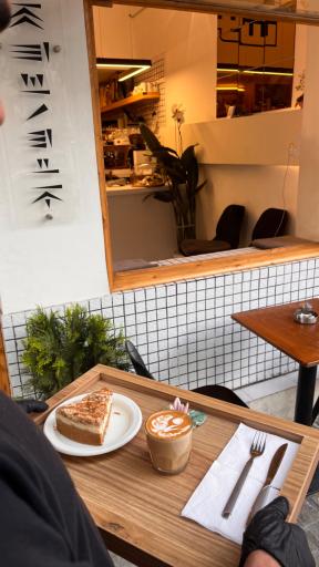 عکس کافه لوتوس