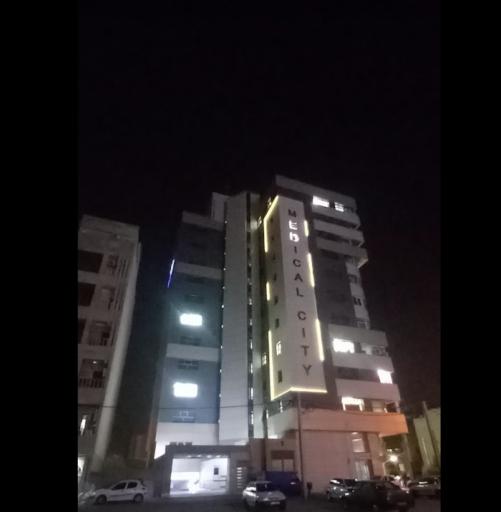 عکس ساختمان شهر پزشکان
