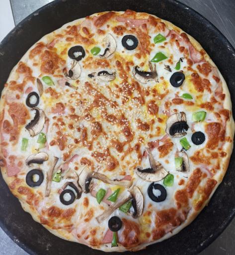 عکس پیتزا مارچ