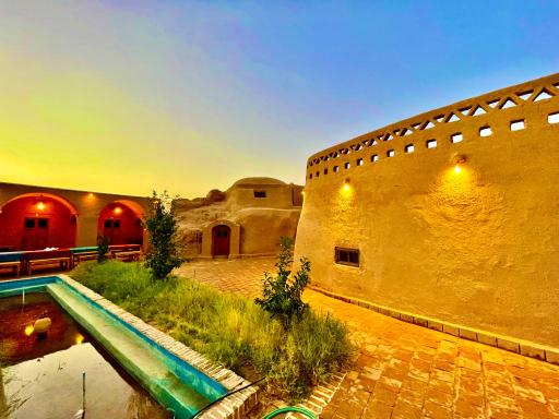 عکس اقامتگاه بومگردی نخل و نرگس کریت