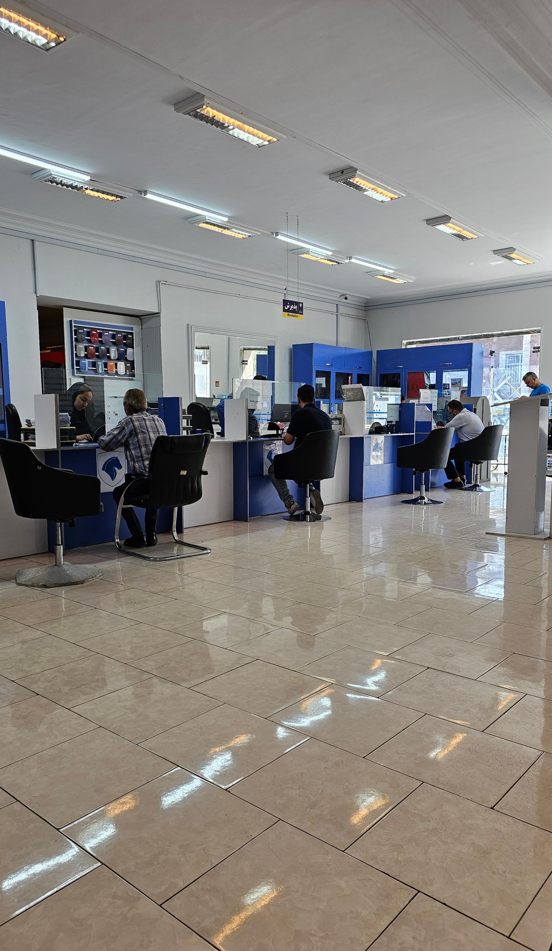 عکس نمایندگی ایران خودرو کد ۱۲۶۹