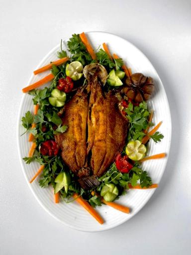 رستوران شب‌ های دریا