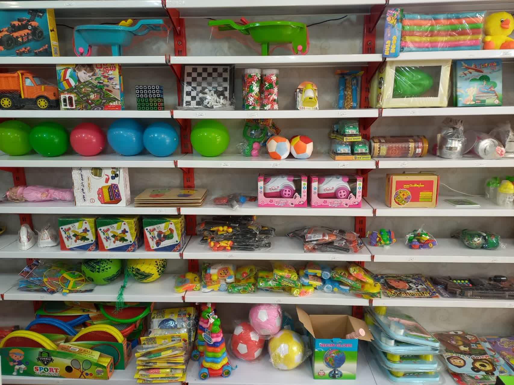 عکس کتاب و محصولات فرهنگی کانون پرورشی کودکان و نوجوانان