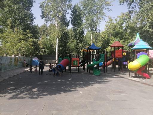 عکس مجموعه تفریحی اقامتی باغ بهادران