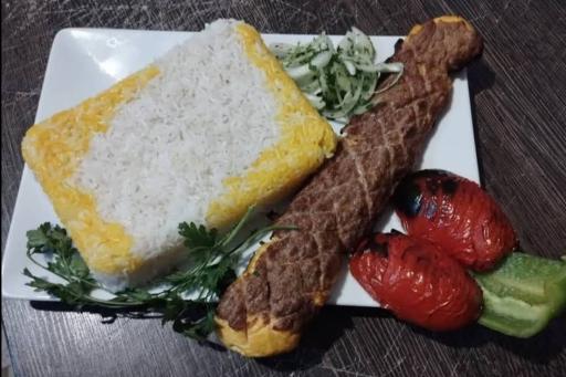 عکس سفره خانه کوروش