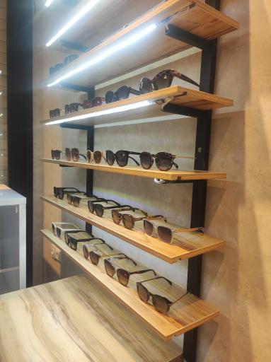 عکس بینایی سنجی و عینکسازی چارلی